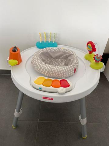 Skip Hop Explore & More 3-in-1 Speeltafel beschikbaar voor biedingen
