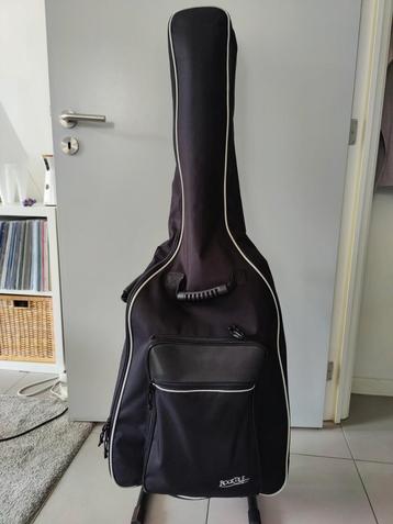 Housse noire pour guitare et basse acoustique ou classique  beschikbaar voor biedingen