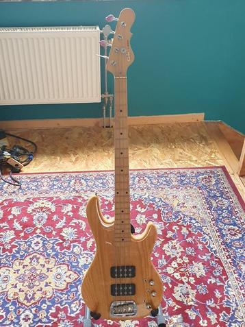 Basse G&L L-2000 Tribute series  beschikbaar voor biedingen