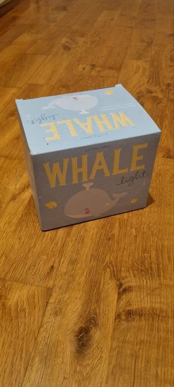 A little lovely company whale light  disponible aux enchères