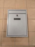 Grijs Brievenbus 36op26 met sluitel zo goed als nieuwe, Tuin en Terras, Ophalen, Staande brievenbus, Zo goed als nieuw, Inbouw