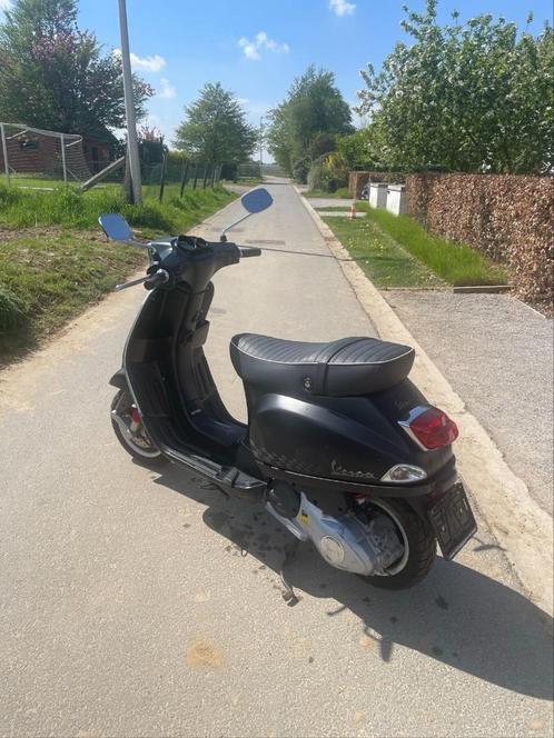 Vespa S 125 3V - mat zwart - 2013 (<2000km), Fietsen en Brommers, Scooters | Vespa, Gebruikt, Vespa S, Klasse B (45 km/u), Benzine