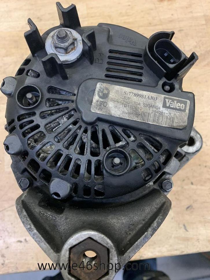 Dyanmo BMW E60 E61 530D BOUWJAAR 2005, Auto-onderdelen, Motor en Toebehoren, BMW, Gebruikt, Ophalen of Verzenden