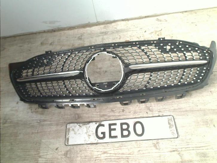 GRILLE Mercedes-Benz CLA (118.3) (01-2019/-), Auto-onderdelen, Carrosserie, Mercedes-Benz, Gebruikt