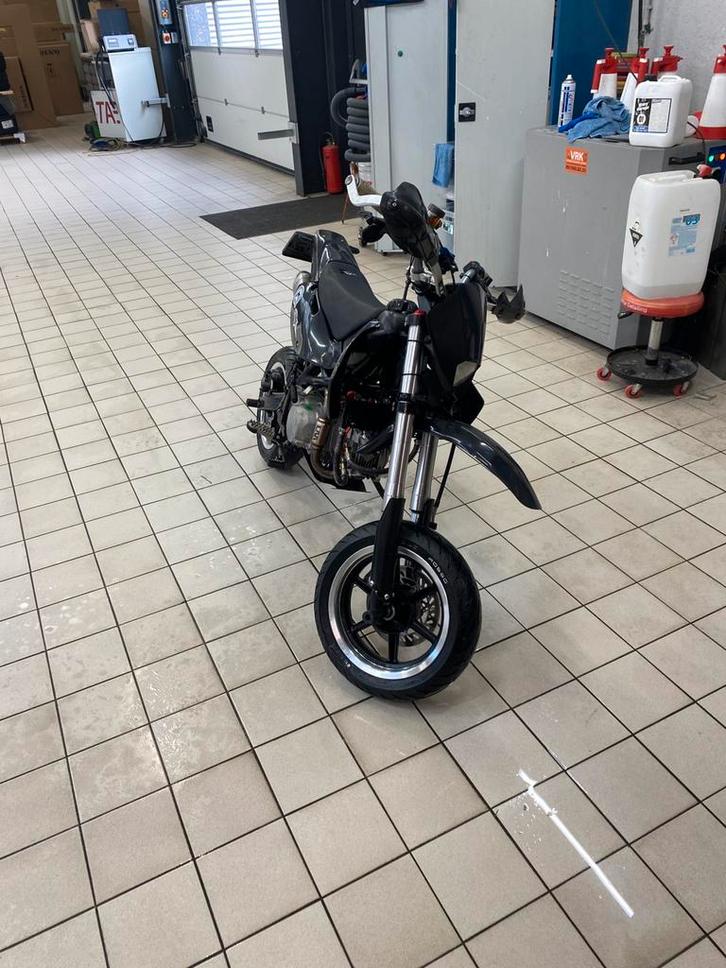 Pitbike straatlegaal 125, Fietsen en Brommers, Minibikes, Midibikes en Pitbikes, Zo goed als nieuw, Pitbike, Ophalen