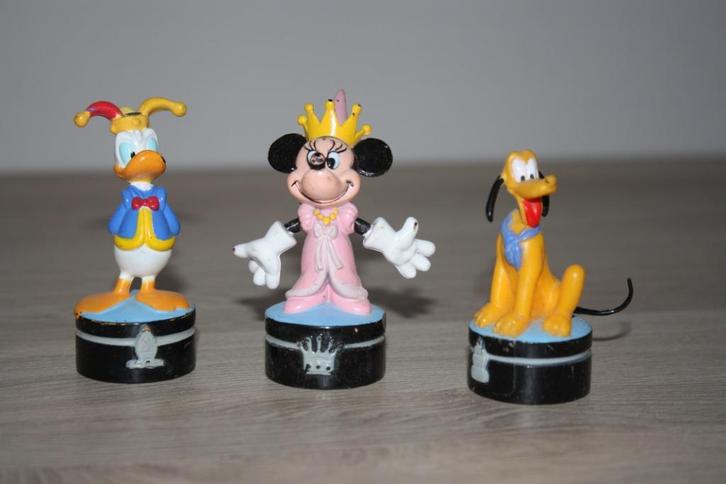 3 Disney figuren ,schaakstuk , +- 6cm hoog, Verzamelen, Disney, Gebruikt, Beeldje of Figuurtje, Overige figuren, Ophalen of Verzenden