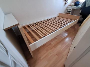 Bed beschikbaar voor biedingen