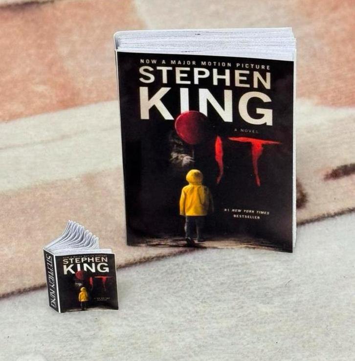 Mini boeken Poppenhuis Stephen King Boeken Schaal 1/12 1/6, Verzamelen, Poppen, Nieuw, Accessoires, Ophalen of Verzenden
