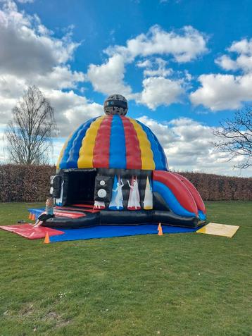 Disco slide springkasteel te huur NIET BIJ ZWEMBAD beschikbaar voor biedingen