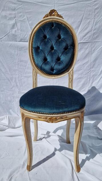 Sierlijke rococo-kaptafelstoel (Louis XV stijl) beschikbaar voor biedingen