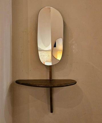 Design Wandspiegel met Plank – Nieuw in Verpakking beschikbaar voor biedingen