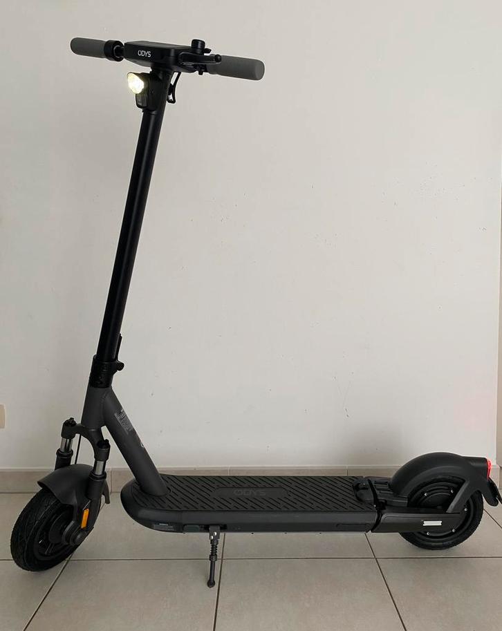 Trottinette électrique 100km autonomie, Vélos & Vélomoteurs, Vélos & Cyclomoteurs Autre, Comme neuf, Enlèvement ou Envoi