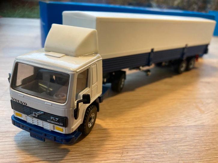 Schaalmodel Siku VOLVO FL7 Intercooler, Hobby en Vrije tijd, Modelauto's | 1:50, Zo goed als nieuw, Ophalen of Verzenden