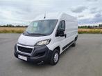 Peugeot Boxer 2.2 BlueHDi L2H2 Utility CLIM / BLUETOOTH / CA, Auto's, Stof, Gebruikt, 4 cilinders, Wit