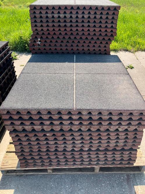 40 vochtdoorlatende rubberen matten 100x100x4,5cm, Dieren en Toebehoren, Stalling en Weidegang