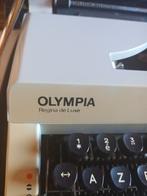 Typemachine Olympia, beige in zwarte stevige koffer, Diversen, Typemachines, Ophalen, Gebruikt