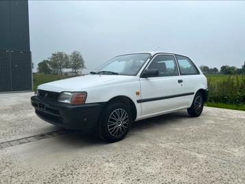 Toyota starlet  disponible aux enchères