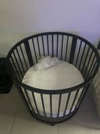 Mooie ronde box zwart met wielen bijna nieuw!!, Kinderen en Baby's, Babyparken, Ophalen, Zo goed als nieuw, Rond, Wieltjes