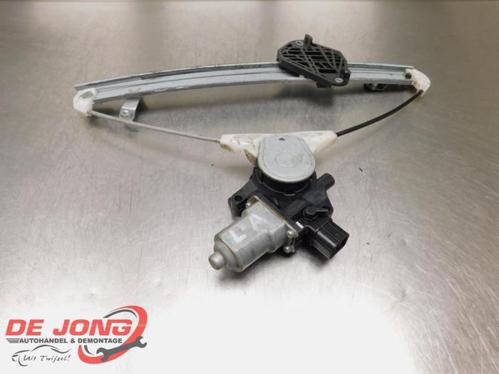 Ruitmechaniek 4Deurs links-achter van een Subaru Forester, Auto-onderdelen, Ruiten en Toebehoren, Subaru, Gebruikt, 3 maanden garantie