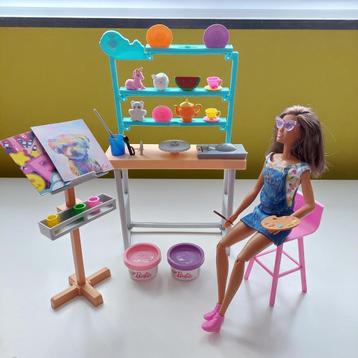Barbie schilder -en  kunstwerk studio beschikbaar voor biedingen