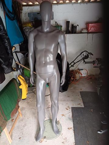 Mannequin man, Enlèvement ou Envoi