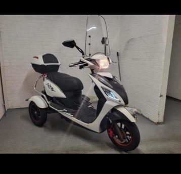 Brommobiel scooter scootmobiel 25km driewieler e chopper  disponible aux enchères