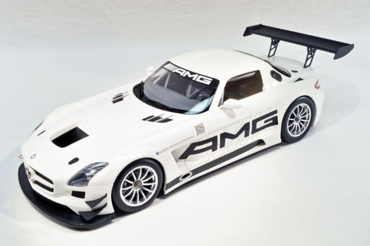 1/18 Mercedes SLS AMG GT3 - Minichamps, Hobby en Vrije tijd, Modelauto's | 1:18, Zo goed als nieuw, Auto, MiniChamps, Ophalen of Verzenden