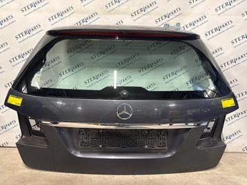 Achterklep van een Mercedes E-Klasse (755) beschikbaar voor biedingen