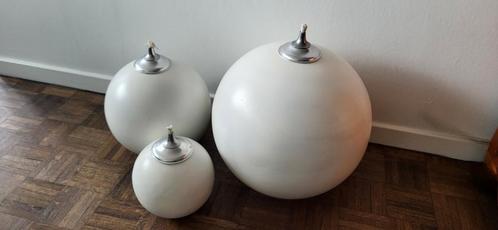 Drie witte decoratie bollen voor buiten, Tuin en Terras, Tuinbeelden, Zo goed als nieuw, Ophalen