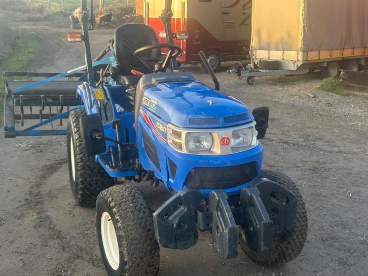 tracteur Iseki avec herse pour piste de chevaux, Divers, Divers Autre, Utilisé, Enlèvement