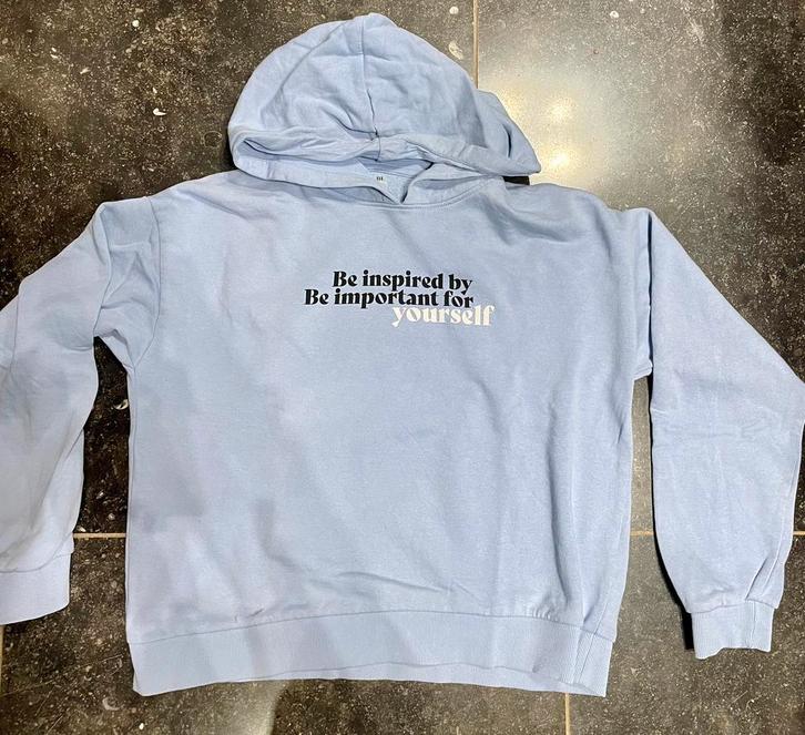 Hippe sweater M kap lichtblauw Be inspired by / Be important, Kleding | Dames, Bodywarmers, Zo goed als nieuw, Ophalen of Verzenden