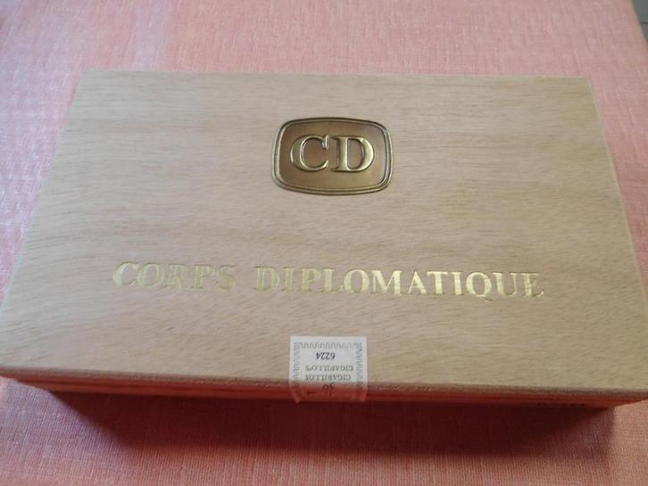 Leeg sigarenkistje van Corps Diplomatique Orsay, Verzamelen, Rookartikelen, Aanstekers en Luciferdoosjes, Gebruikt, Ophalen of Verzenden