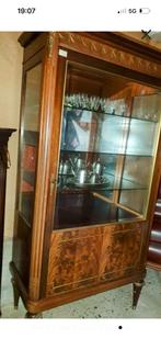 Empire vitrine, Ophalen