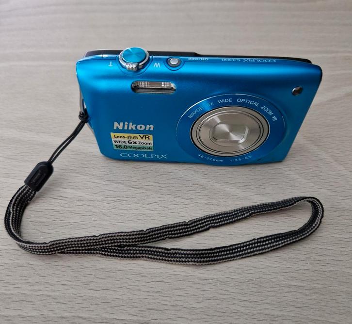 Nikon Coolpix blauwe S3300 compacte digitale camera, Audio, Tv en Foto, Fotocamera's Digitaal, Zo goed als nieuw, Compact, Nikon