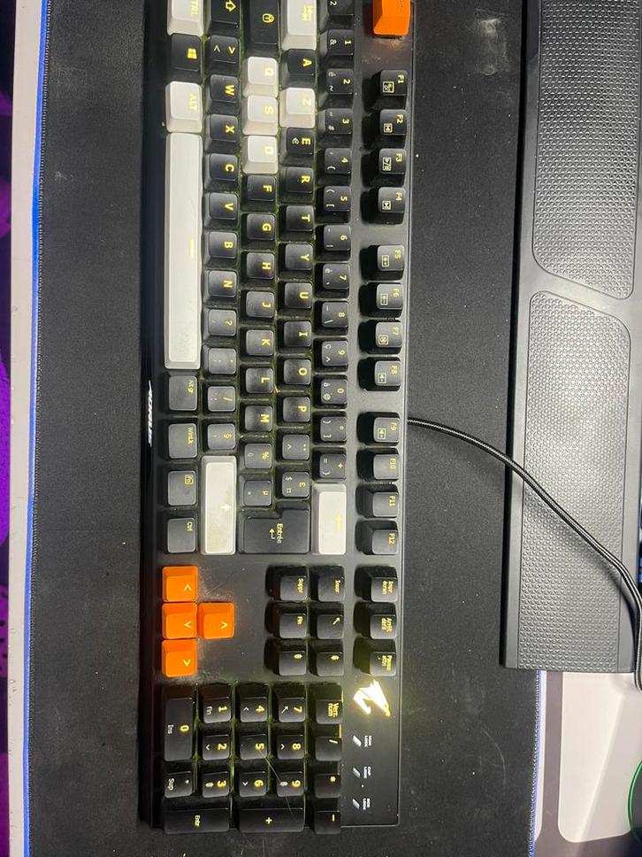 Clavier Gamer AORUS K9 Optical (AZERTY), Computers en Software, Toetsenborden, Zo goed als nieuw, Azerty, Bedraad, Gaming toetsenbord