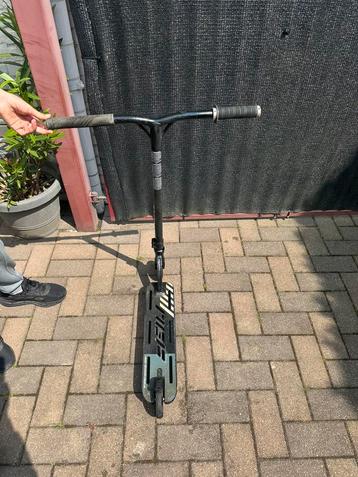 Trottinette acrobatique MGP, noir et blanc, Enlèvement ou Envoi, Utilisé, Step simple, MGP