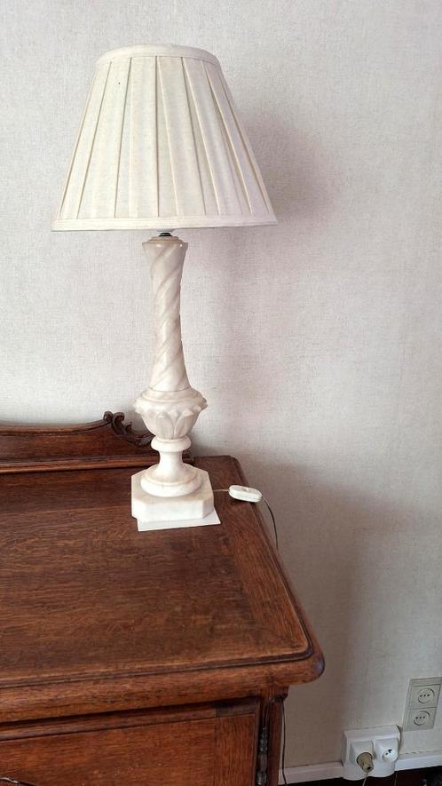 Tafellamp in Carrara-marmer, Huis en Inrichting, Lampen | Tafellampen, Ophalen