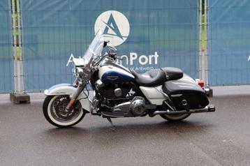 Vente aux enchères : motos Harley Davidson