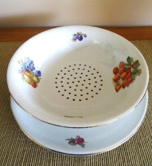 Bavaria porcelan: uitlekschaal voor fruit, met onderbord, Huis en Inrichting, Keuken | Keukenbenodigdheden, Zo goed als nieuw