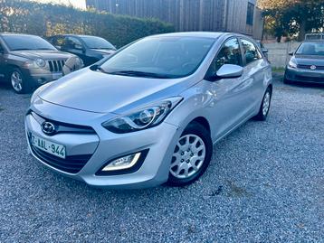 HYUNDAI i30. 1.4 ESSENCE 73.KW. AC. EURO 5B. 53.700.KM. beschikbaar voor biedingen