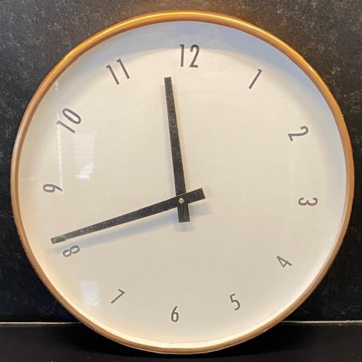 Wandklok – roestkleurig - Ø 36 cm, Huis en Inrichting, Woonaccessoires | Klokken, Zo goed als nieuw, Wandklok, Analoog, Ophalen of Verzenden
