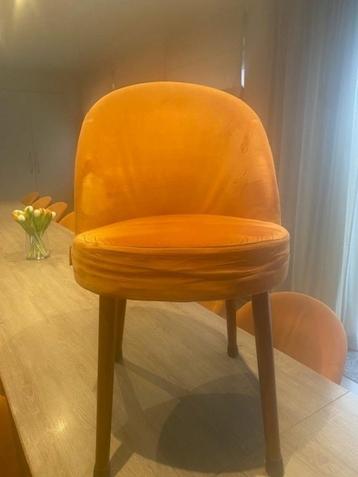 Stoelen  beschikbaar voor biedingen