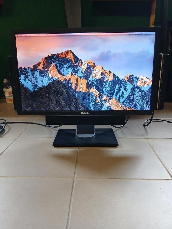 Dell 24 inch monitor p2411hb + DELL AX510PA speaker bar, Computers en Software, Monitoren, Gebruikt, 60 Hz of minder, DVI, VGA