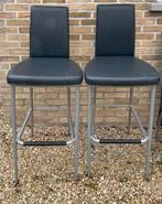 2 hoge stoelen, Huis en Inrichting, Barkrukken, Ophalen, Gebruikt, Met voetsteun, 60 tot 90 cm