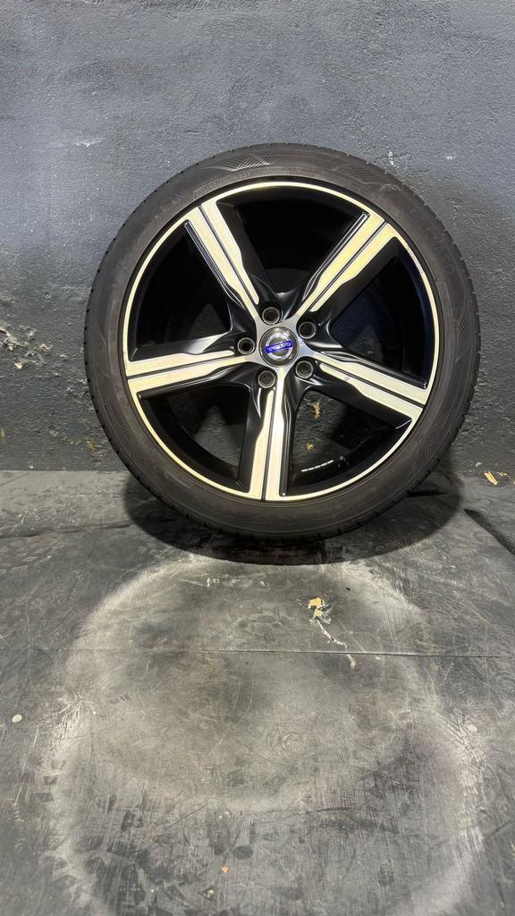 Volvo v60 velgen, Auto-onderdelen, Banden en Velgen, Banden en Velgen, 18 inch, 235 mm, Personenwagen, Gebruikt, Ophalen of Verzenden