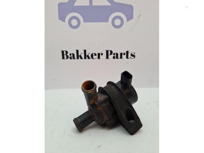 Pompe à eau d'un Volkswagen Golf, Autos : Pièces & Accessoires, Climatisation & Chauffage, Volkswagen, Utilisé, 3 mois de garantie