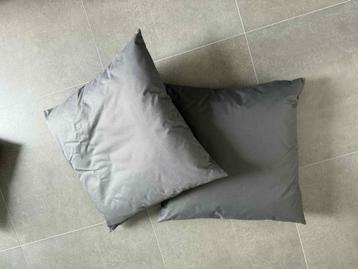 Paire de coussin pour extérieur jardin 60x60 beschikbaar voor biedingen