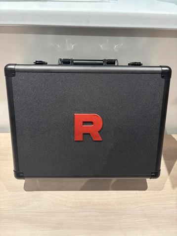 Glory Of Team Rocket Attache Case Pokémon Scarlet & Violet beschikbaar voor biedingen