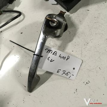 Mercedes W108 Greep Klink Chroom met sleutel  beschikbaar voor biedingen