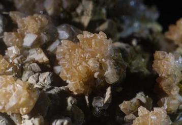 **TOP** MOTTRAMIET + CALCIET kristallen uit Mexico. beschikbaar voor biedingen